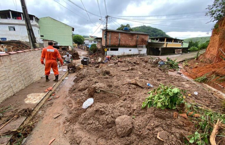 Governo do Estado envia equipes e maquinários para limpeza de cidades do Norte Fluminense