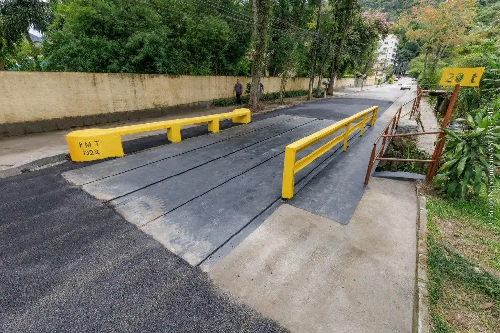 Prefeitura de Teresópolis entrega ponte da Rua Jorge Lóssio, no Alto, para a população