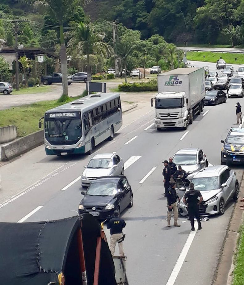 Polícia Rodoviária Federal prende três homens na BR-040