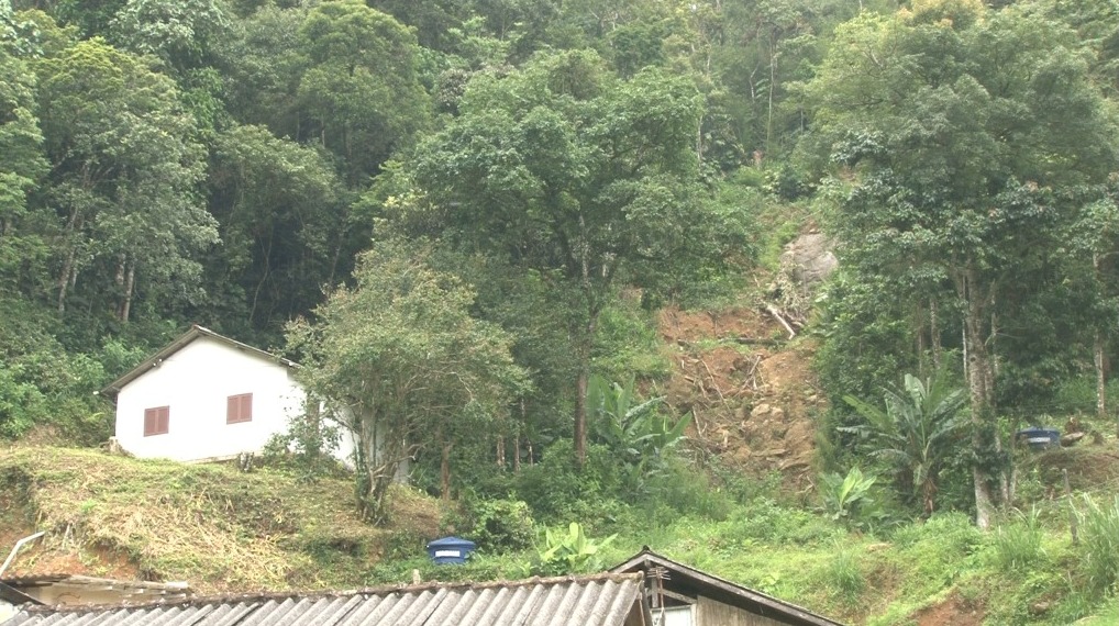 Moradores da Castelânea pedem ajuda do município para obras na região. Local foi afetado pela tragédia climática que atingiu Petrópolis no início do ano
