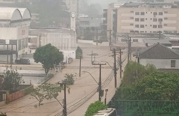 Sem ações efetivas do poder público, Petrópolis fica novamente de baixo da água
