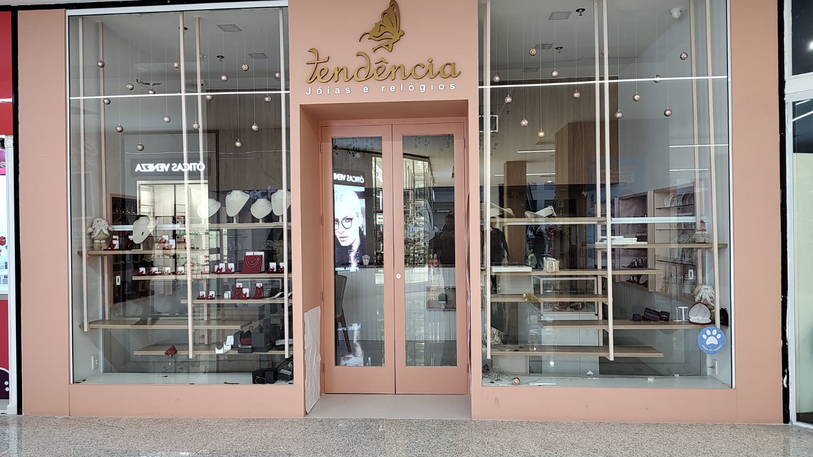 Joalheria é furtada no shopping Pátio Petrópolis. Prejuízo pode chegar a R$ 100 mil