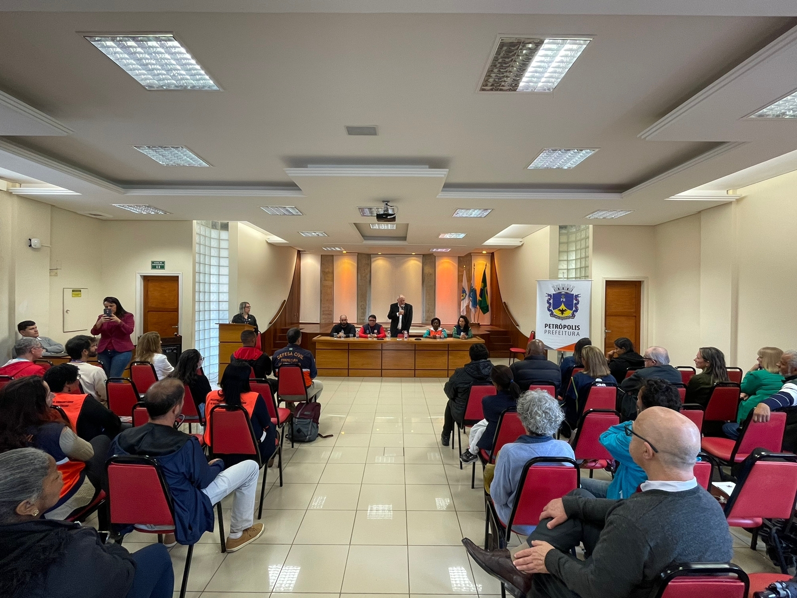 Defesa Civil realiza encontro Petrópolis Resiliente com ações para preparação para as chuvas de verão
