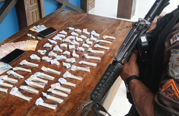 Casal é preso por tráfico de drogas no Centro de Petrópolis