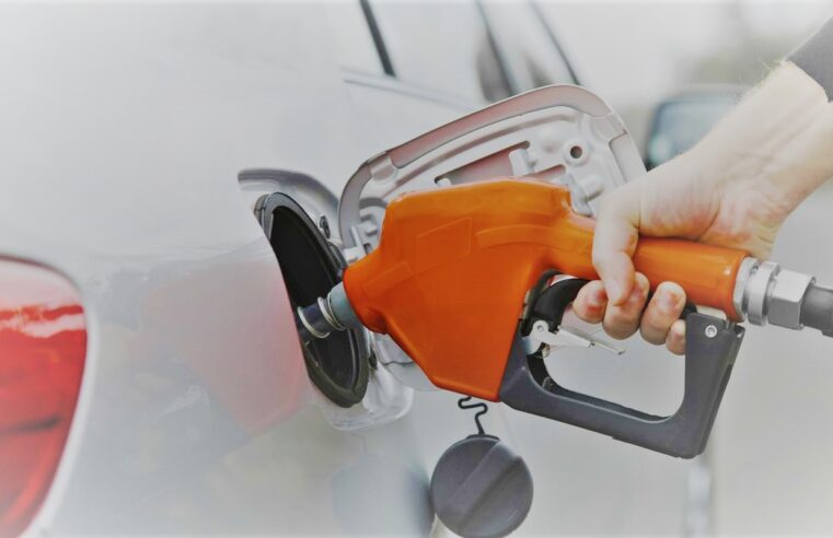Preço da gasolina cai pela 5ª semana seguida, diz ANP