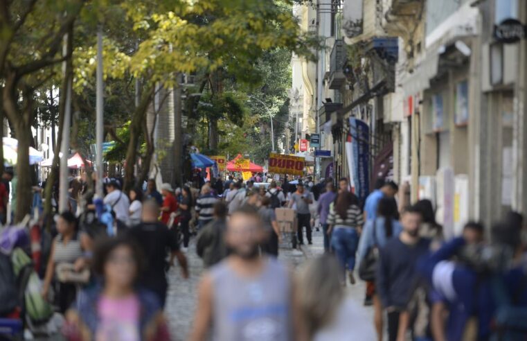 Casos de covid-19 seguem em queda no estado do Rio