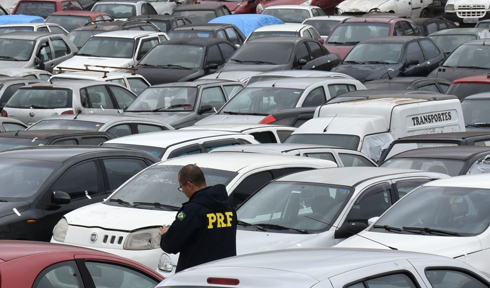 A Polícia Rodoviária Federal no Rio de Janeiro realizará um leilão no dia 28 de dezembro de 2022, na modalidade online, onde serão leiloados mais de 200 veículos