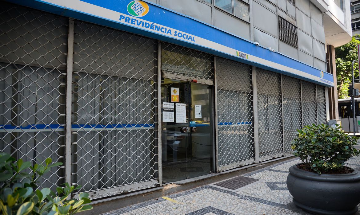 INSS determina o bloqueio de novos descontos de mensalidades associativas