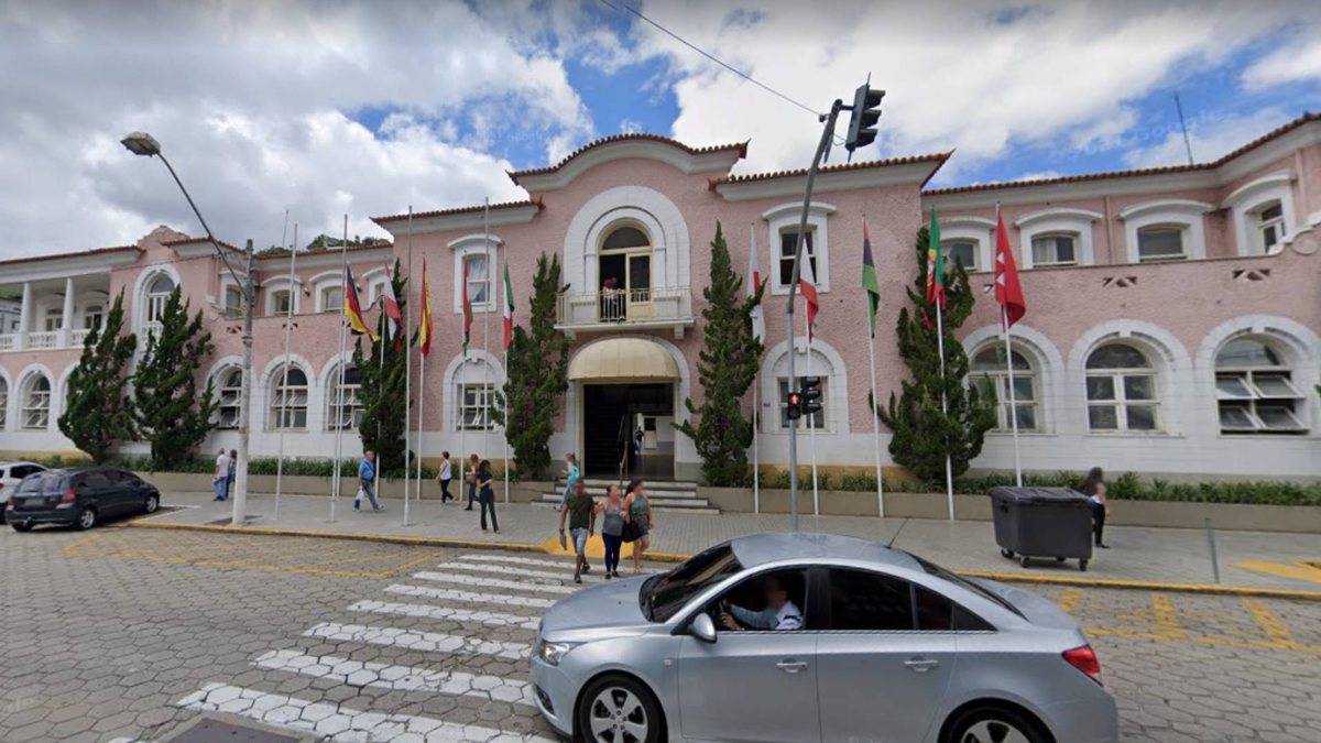 PREFEITURA DE NOVA FRIBURGO PUBLICA EDITAL PARA CONTRATAÇÃO DE 1.708 VAGAS IMEDIATAS