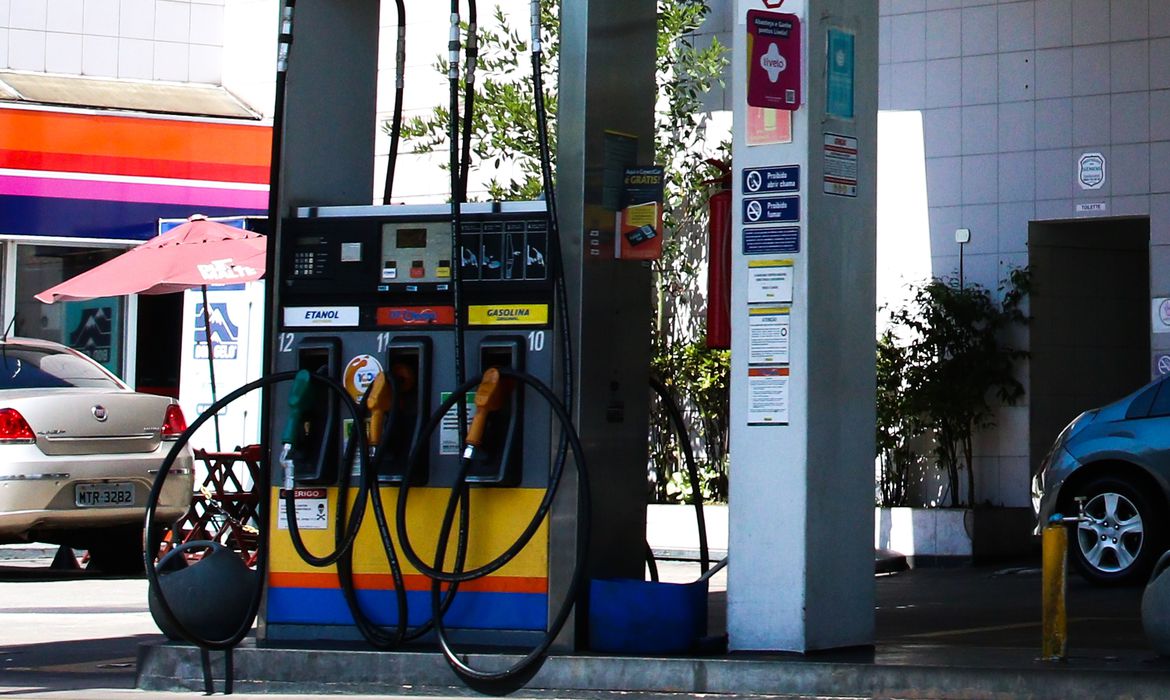 MP perde validade e combustíveis podem voltar a subir