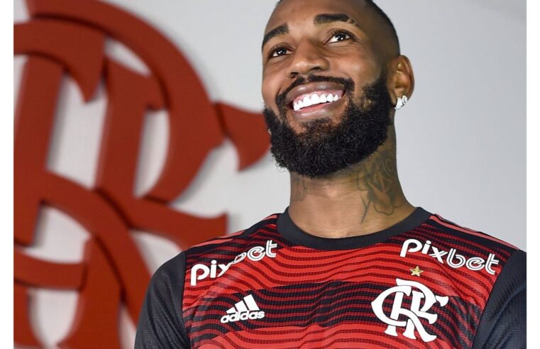 Meio-campista Gerson retorna ao Flamengo com contrato até 2027