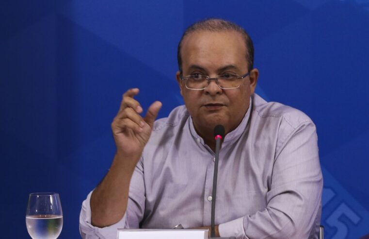 Governador afastado do DF entregará celular à PF na segunda-feira