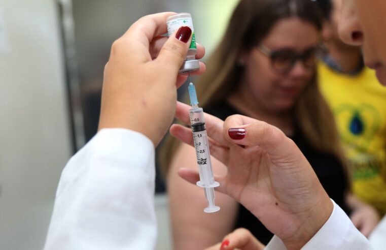 No Dia Nacional da Imunização SES-RJ reforça importância de manter a caderneta de vacinação atualizada