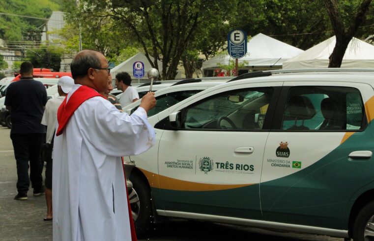 Prefeitura de Três Rios recebe novos veículos