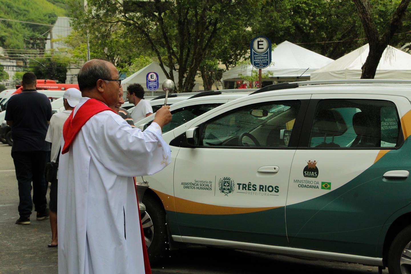 Prefeitura de Três Rios recebe novos veículos