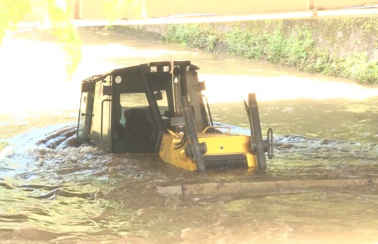 Chuva atinge região do Quitandinha, em Petrópolis, e assusta moradores