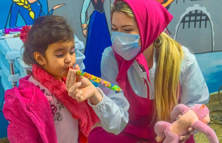 Odontopediatra realiza projeto com foco em incentivar a escovação de dentes
