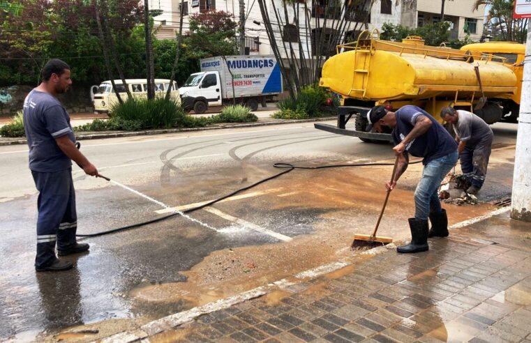 Estágio de Atenção: Prefeitura de Teresópolis intensifica limpeza&nbsp;de ruas e desobstrução de galerias pluviais após chuva forte