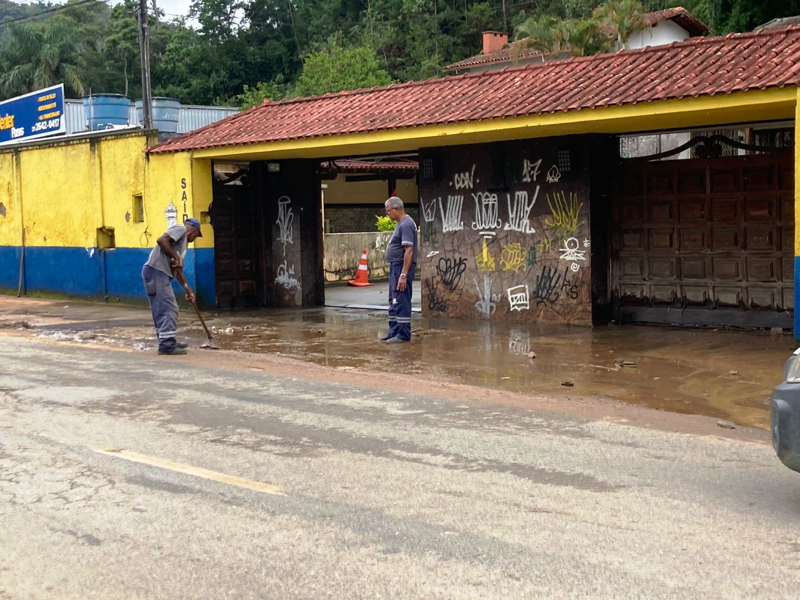 Chuvas intensas em Teresópolis danificam rota alternativa e&nbsp;suspendem o início da obra de contenção no Corte da Barra