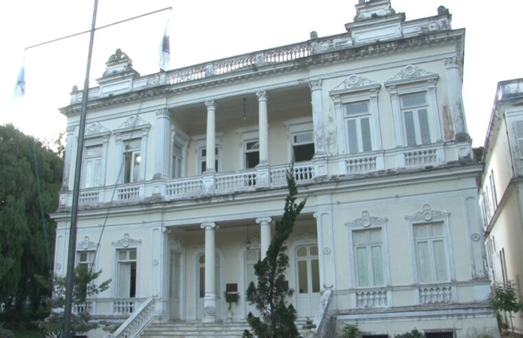 Alunos e professores da UFRJ realizam projeto de mapeamento de políticas públicas em Petrópolis