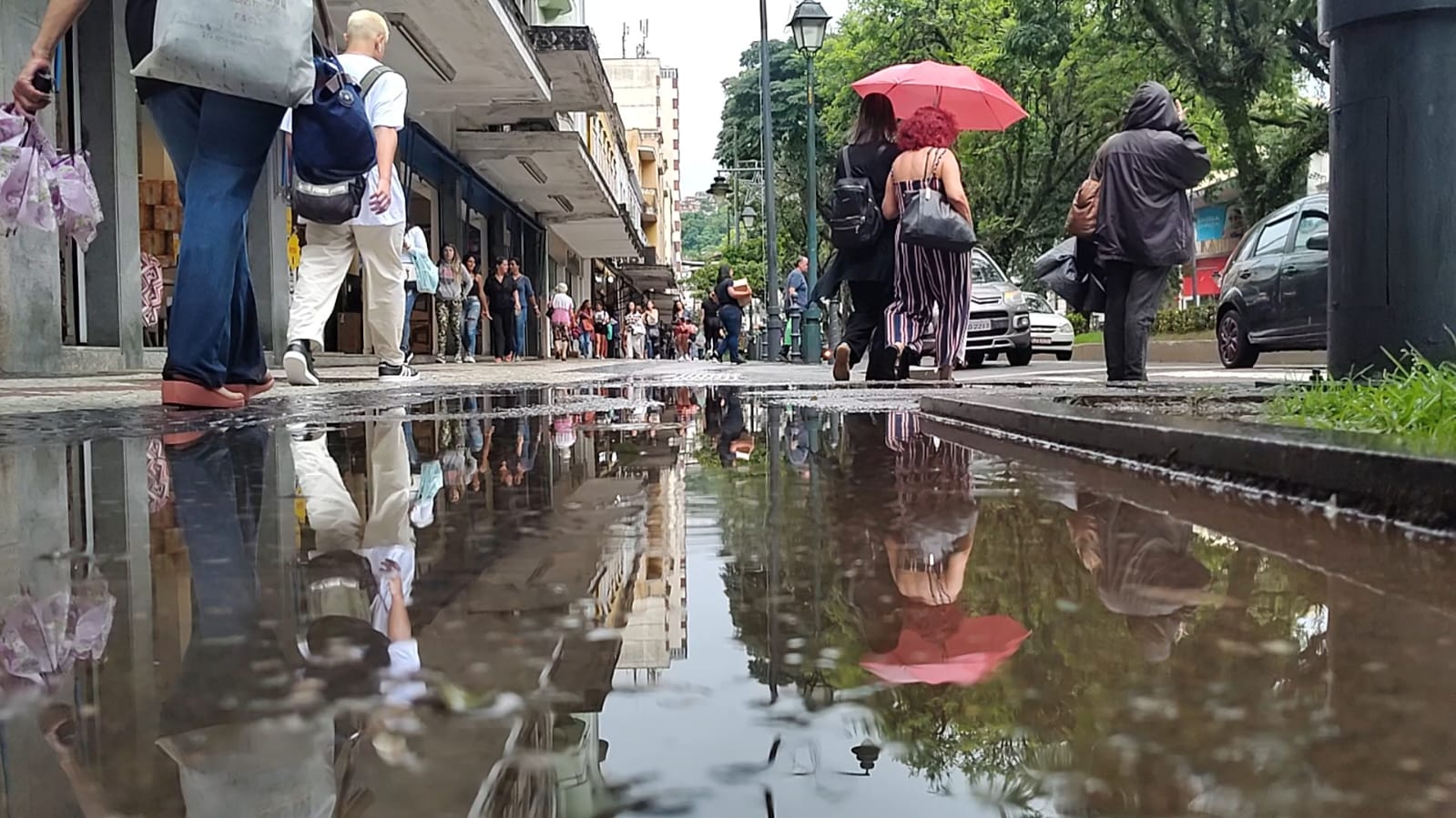Defesa Civil emite alerta via SMS de pancadas de chuva para o município de Petrópolis
