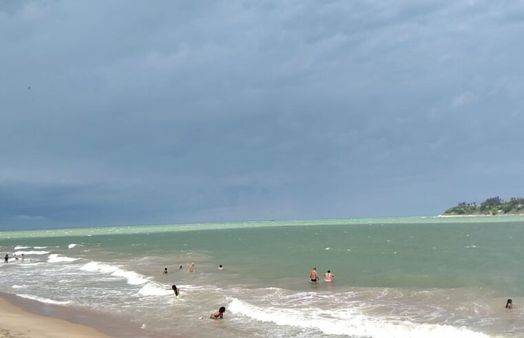 Doenças de pele são mais comuns no verão, alerta especialista