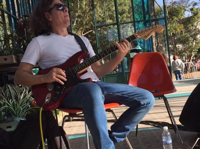 Noite de jazz e instrumental no centro com Magnani Groove
