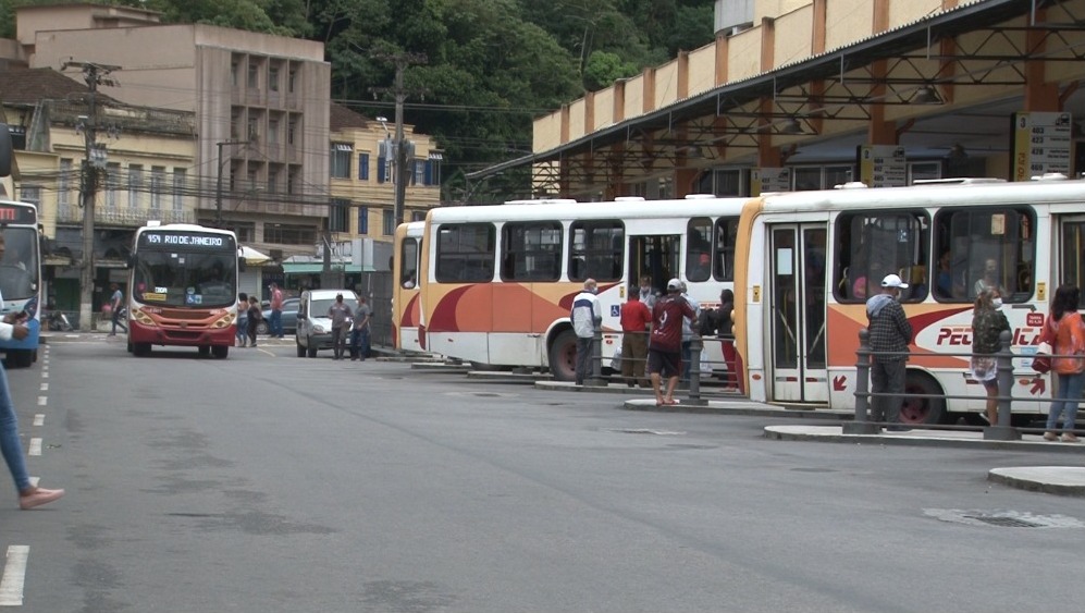 Empresas de ônibus abrem vagas de emprego em Petrópolis