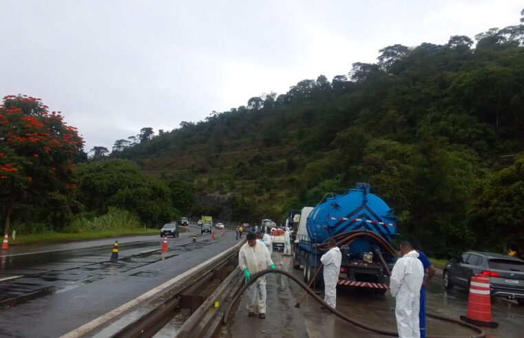 Concer mantém limpeza de graxa e óleo, derramados na BR-040 no último sábado (28)
