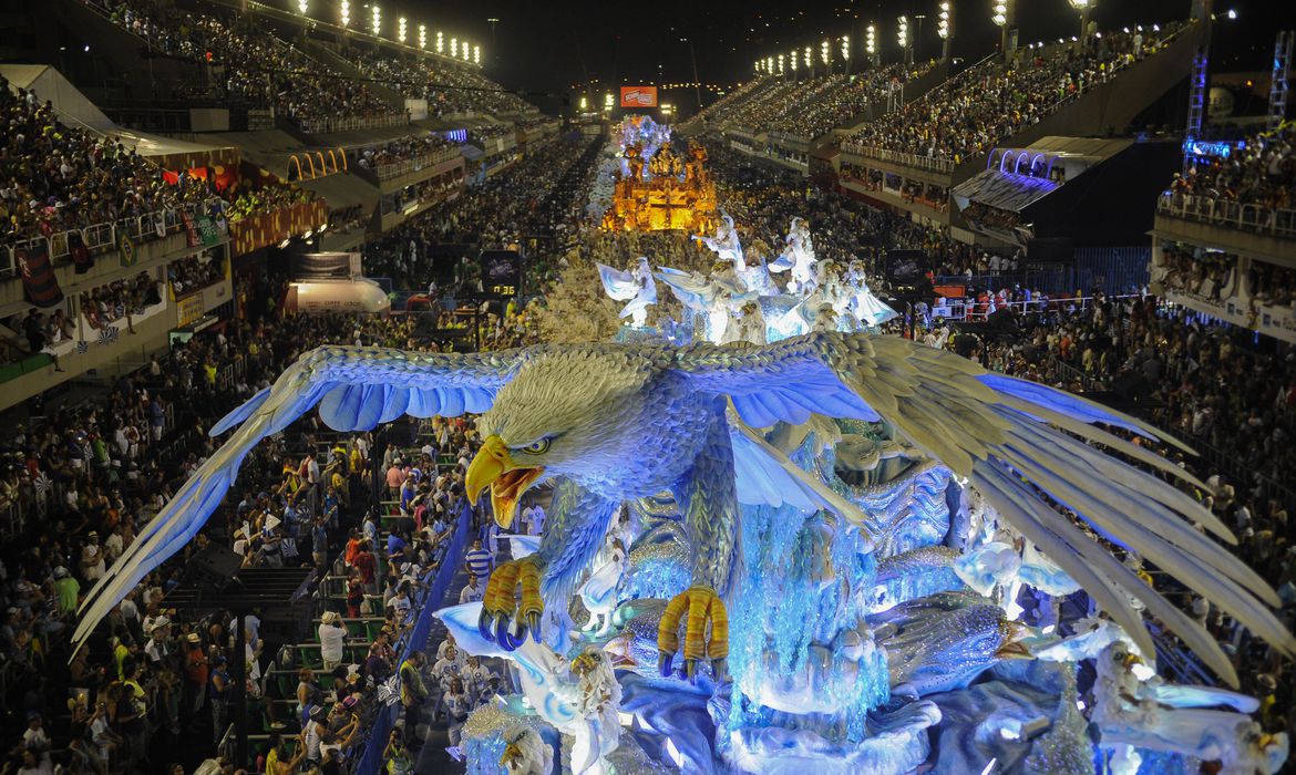 Rio vai cadastrar 10 mil ambulantes para o carnaval de rua