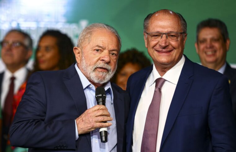 Lula e Alckmin tomam posse hoje; entenda o rito