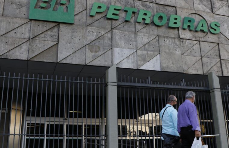 Petrobras reduz em 11,6% preço do querosene de aviação