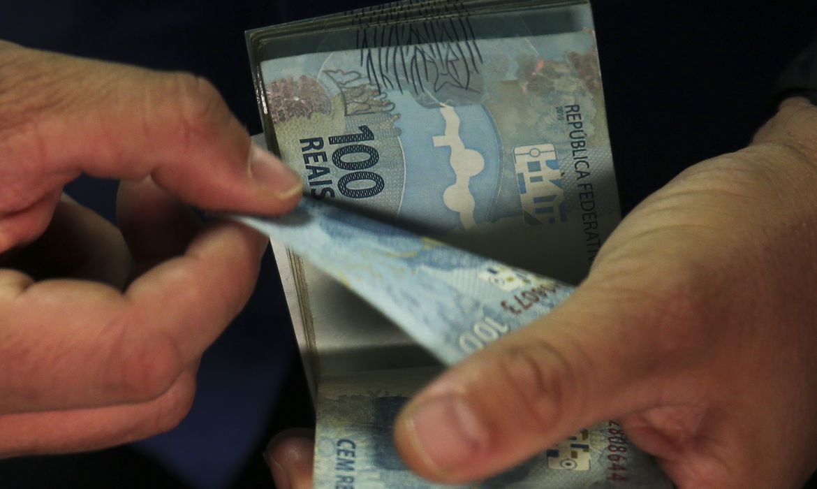 Poupança tem retirada líquida recorde de R$ 103,24 bi em 2022