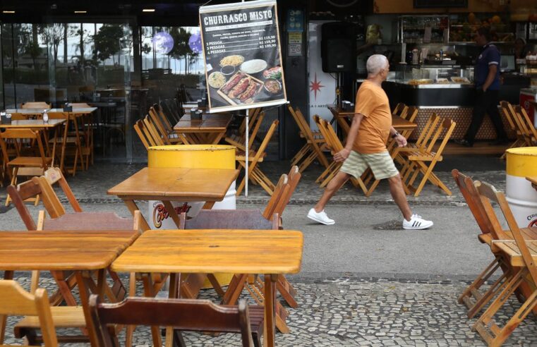 Volume de serviços fica estável em novembro