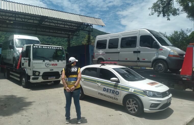Detro-RJ apreende cinco vans em situação irregular durante o final de semana