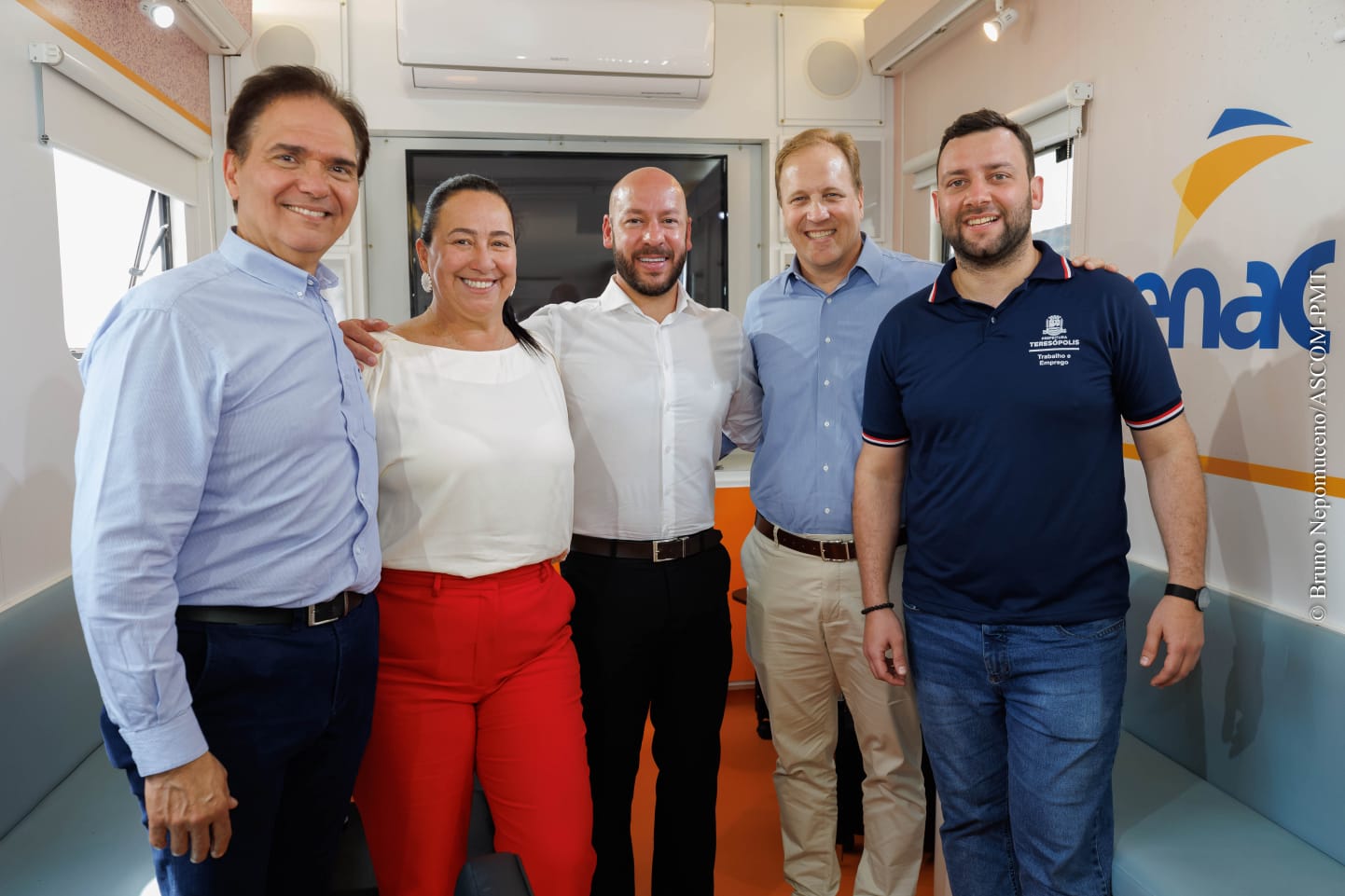 Emprega Terê: Parceria garante a formatura de 66 alunos nos&nbsp;cursos da Escola Móvel de Beleza do SENAC-RJ em Teresópolis