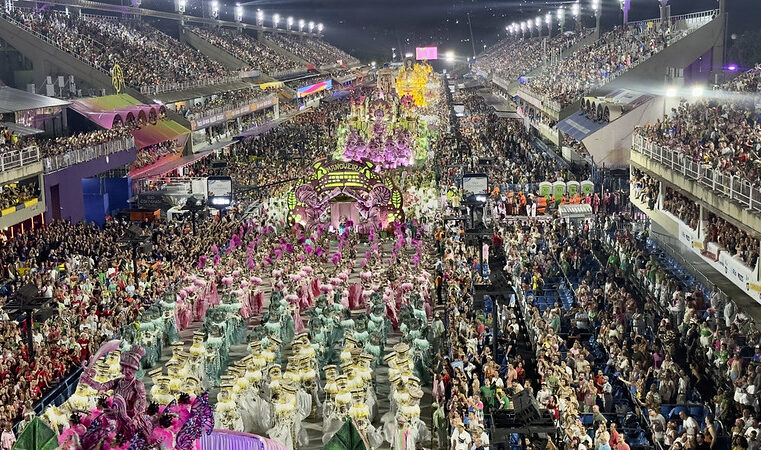 Cláudio Castro faz balanço dos desfiles na Sapucaí: ‘Carnaval mais seguro dos últimos tempos’