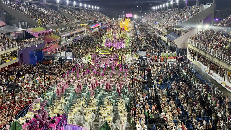 Cláudio Castro faz balanço dos desfiles na Sapucaí: ‘Carnaval mais seguro dos últimos tempos’