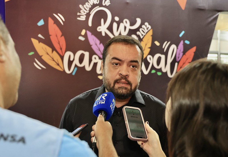 Durante Desfile das Campeãs, governador faz balanço das ações do Estado no Carnaval