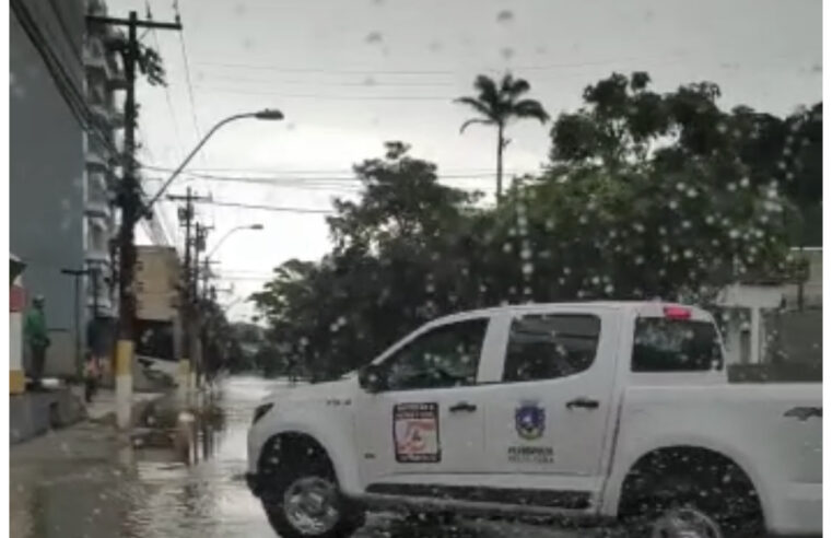 Defesa Civil faz acionamento de sirenes para risco de inundação da Rua Coronel Veiga