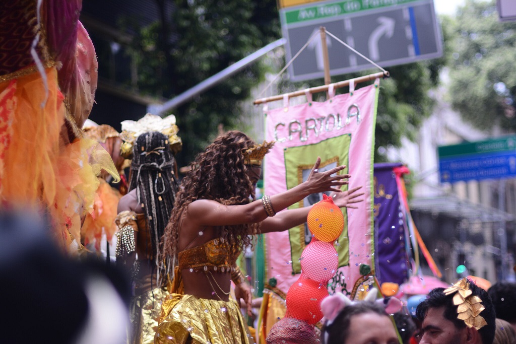 Do chorinho ao funk, blocos agitam domingo de pré-Carnaval no Rio