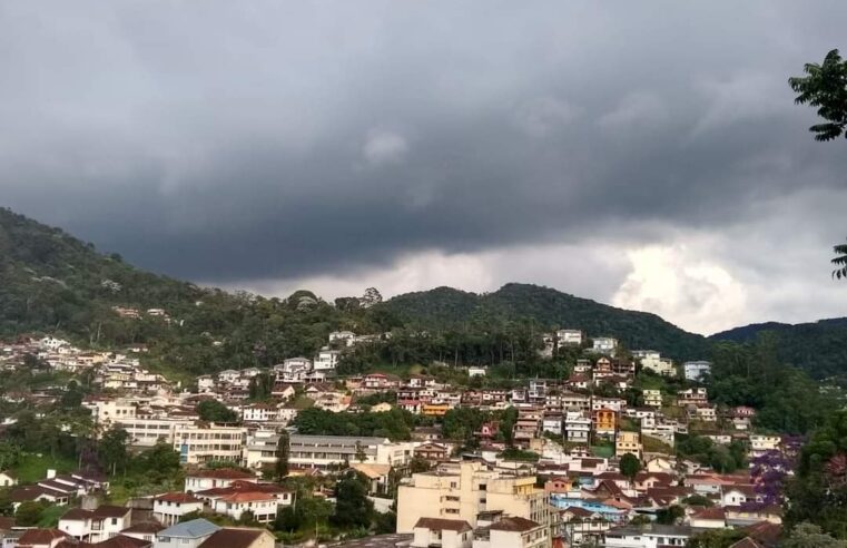 Defesa Civil emite alerta via SMS de pancadas de chuva para o município de Petrópolis