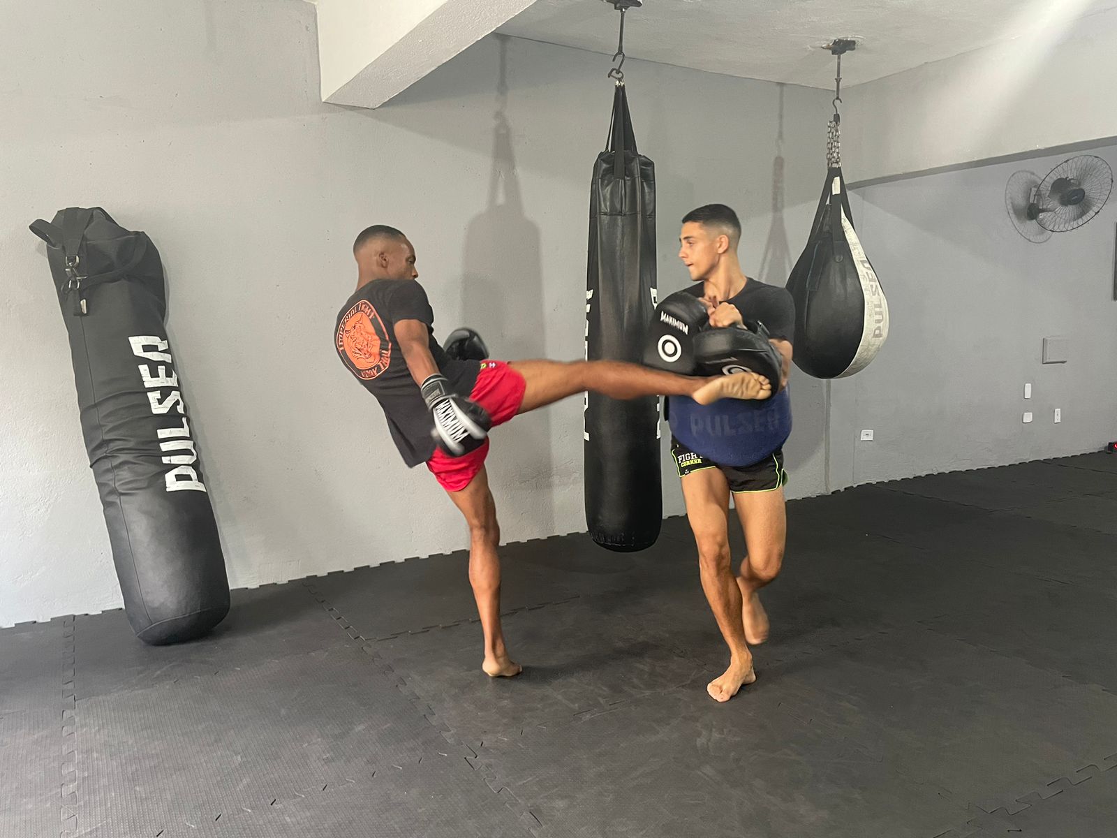 Petropolitano é campeão em torneio de Muay Thai no Rio de Janeiro