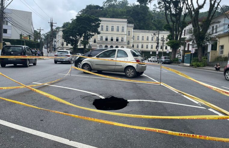 Motoristas reclamam das condições do asfalto em Petrópolis