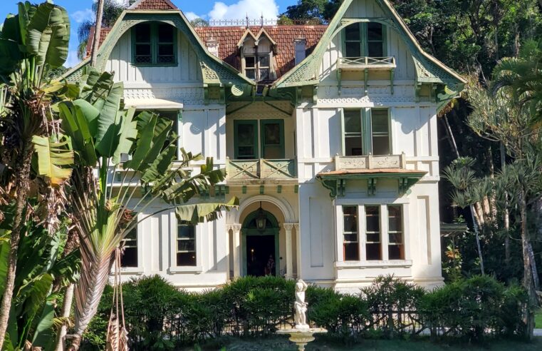 Visitantes têm até domingo para conferir a mostra “Pinturas de Mangiavacchi”, na Casa de Petrópolis