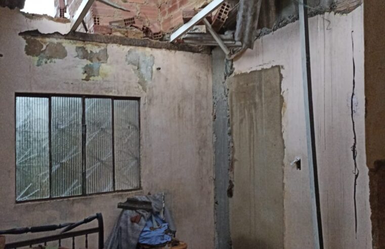 Defesa Civil é acionada após desabamento de casa na Rua do Túnel, no Quissamã, em Petrópolis