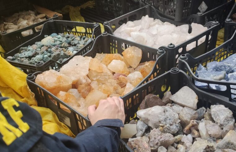 PRF prende duas pessoas com pedras preciosas e semipreciosas em Angra dos Reis/RJ