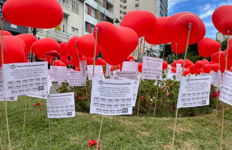 Homenagem às vítimas de tragédias ambientais em Petrópolis é promovida no Obelisco