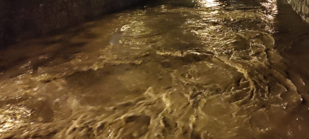 Jovem de 18 anos morre em Teresópolis em decorrência da forte chuva desta terça-feira