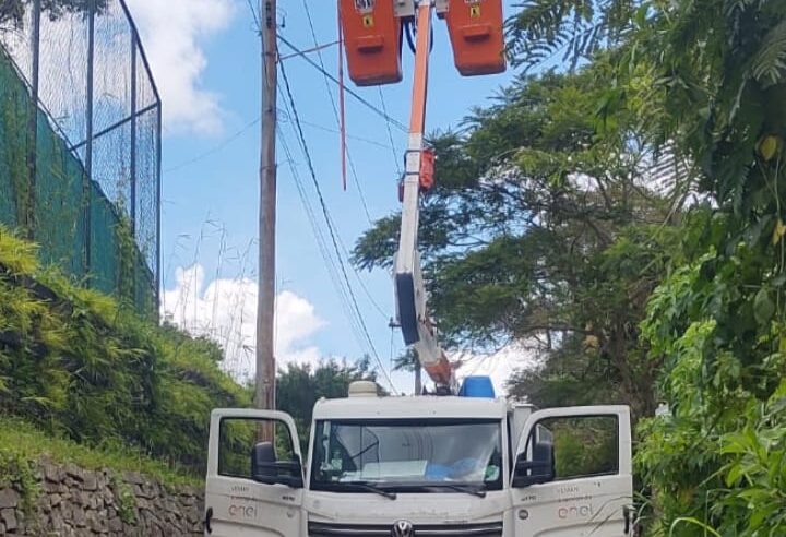 Após Prefeitura de Petrópolis acionar Justiça e montar força-tarefa, mais de 2,2 mil clientes tiveram energia elétrica restabelecida